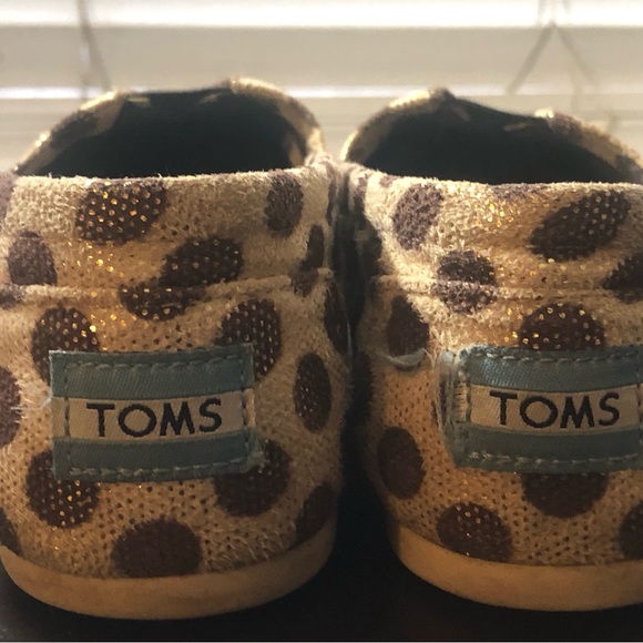 Tom's Classics Women's Canvas Slip-On Tan with Gold Polka Dots Shoes - Size 6 - Picture 9 of 11